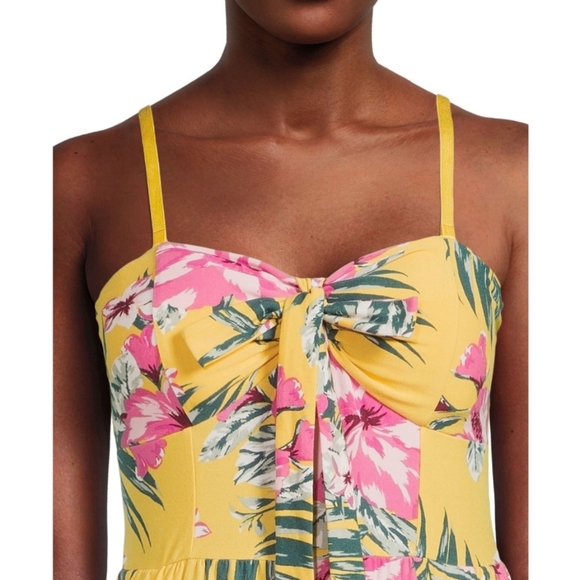 NWT JUNIORS NO BOUNDARIES SMOCKED FLORAL JUMPSUIT SIZE XS - Picture 2 of 3